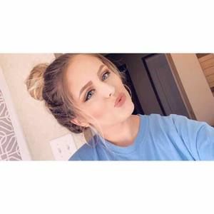 Meet your Posher, Caitlin